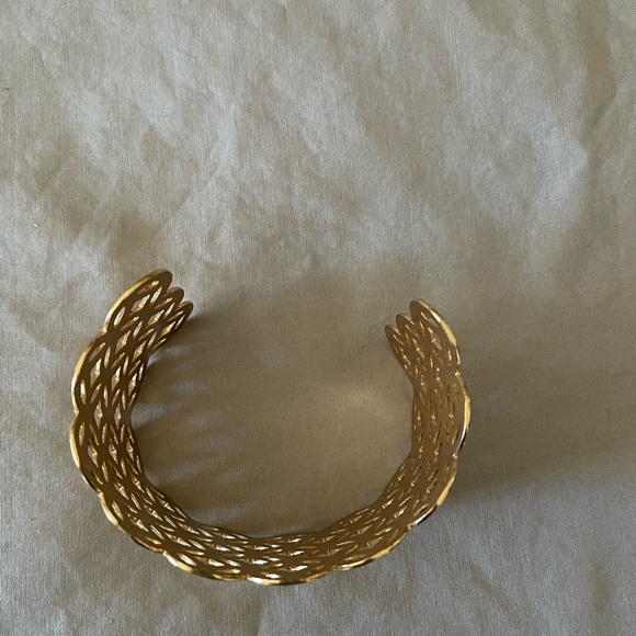 Adjustable gold cuff - Picture 4 of 5